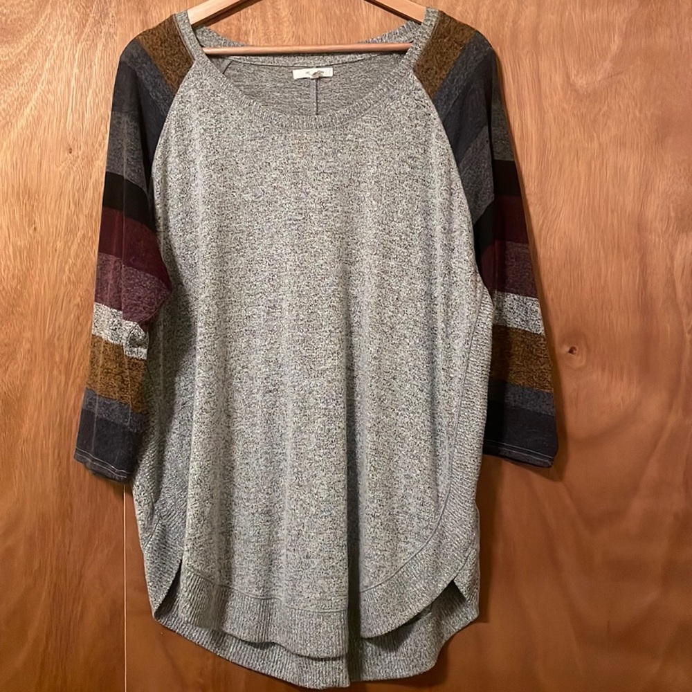 ❤️‍🔥❤️‍🔥2 for $25❤️‍🔥❤️‍🔥 Maurices grey sweater